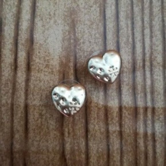 Tory Burch Heart Stud Earrings - Picture 3 of 3